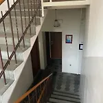 雷特罗旅舍